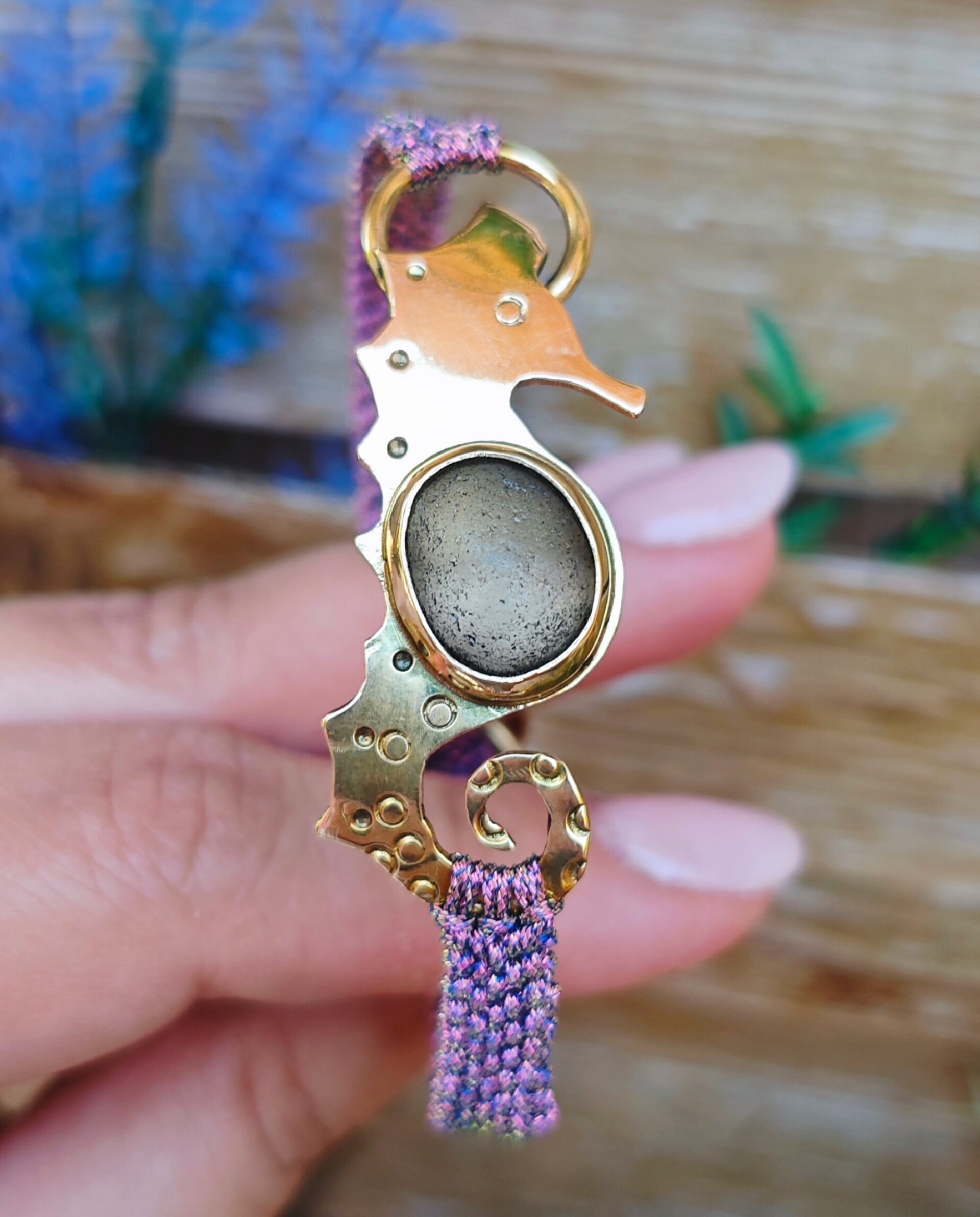 PULSERA CABALLITO DE MAR LILA (Latón) - 2