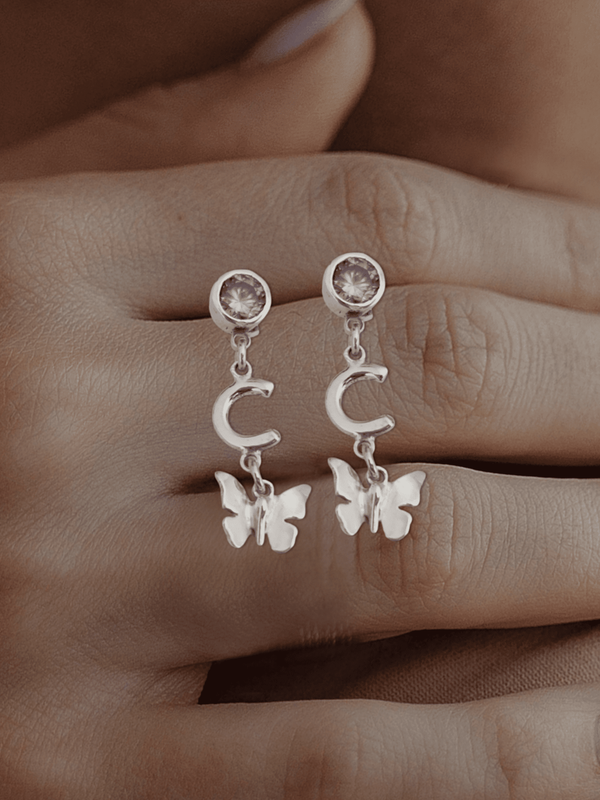 PENDIENTES INICIALES "C"🦋(Plata de Ley) - 3